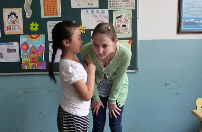Picture of Jessica with a Chinese student